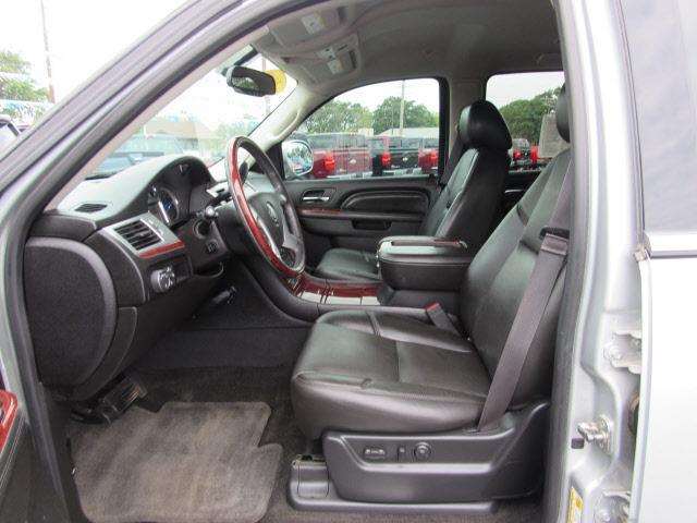 2013 Cadillac Escalade 4dr SUV